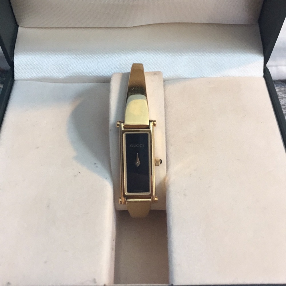 Gold stainless steel Women’s Gucci watch